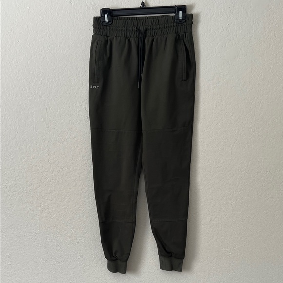 Like New! BYLT Men's Elite Jogger Olive in Size S